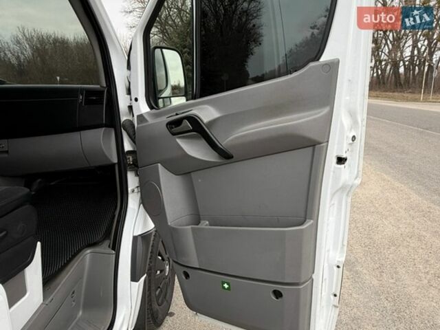 Белый Мерседес Sprinter, объемом двигателя 2.14 л и пробегом 420 тыс. км за 12200 $, фото 23 на Automoto.ua