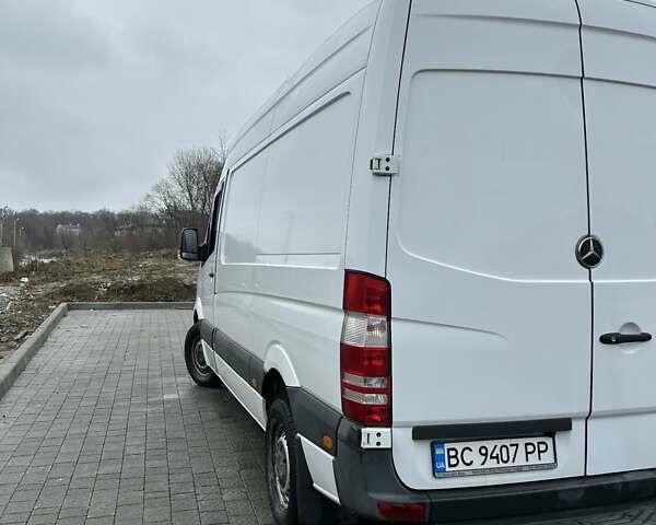 Белый Мерседес Sprinter, объемом двигателя 2.14 л и пробегом 412 тыс. км за 12500 $, фото 5 на Automoto.ua