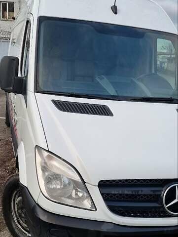 Білий Мерседес Sprinter, об'ємом двигуна 2.14 л та пробігом 327 тис. км за 17200 $, фото 2 на Automoto.ua