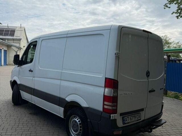 Белый Мерседес Sprinter, объемом двигателя 2.14 л и пробегом 220 тыс. км за 10208 $, фото 3 на Automoto.ua