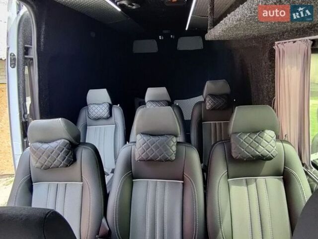 Белый Мерседес Sprinter, объемом двигателя 3 л и пробегом 320 тыс. км за 14000 $, фото 6 на Automoto.ua