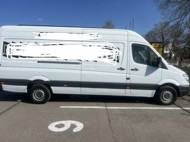 Белый Мерседес Sprinter, объемом двигателя 2.2 л и пробегом 240 тыс. км за 13300 $, фото 1 на Automoto.ua