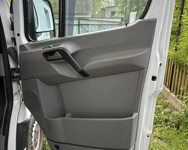 Білий Мерседес Sprinter, об'ємом двигуна 2.14 л та пробігом 438 тис. км за 10700 $, фото 14 на Automoto.ua