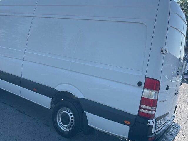 Белый Мерседес Sprinter, объемом двигателя 2.14 л и пробегом 429 тыс. км за 10500 $, фото 3 на Automoto.ua