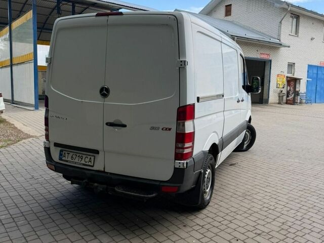 Белый Мерседес Sprinter, объемом двигателя 2.14 л и пробегом 220 тыс. км за 10208 $, фото 2 на Automoto.ua