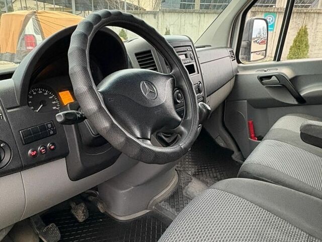 Белый Мерседес Sprinter, объемом двигателя 2.99 л и пробегом 500 тыс. км за 17000 $, фото 10 на Automoto.ua