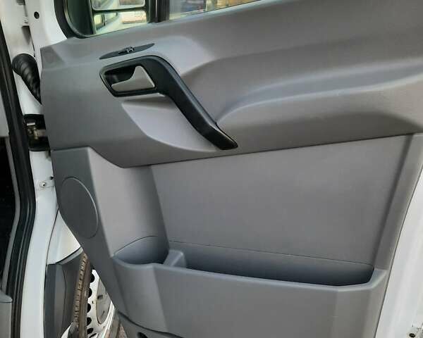 Білий Мерседес Sprinter, об'ємом двигуна 2.14 л та пробігом 215 тис. км за 15000 $, фото 11 на Automoto.ua