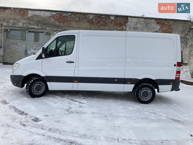 Белый Мерседес Sprinter, объемом двигателя 2.14 л и пробегом 382 тыс. км за 12700 $, фото 4 на Automoto.ua