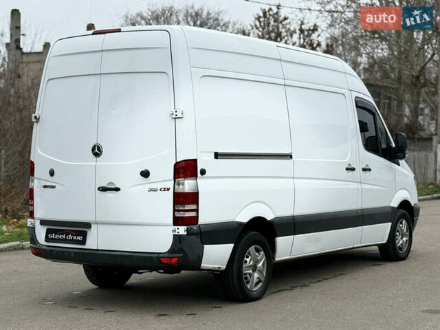 Белый Мерседес Sprinter, объемом двигателя 2.14 л и пробегом 286 тыс. км за 11799 $, фото 3 на Automoto.ua