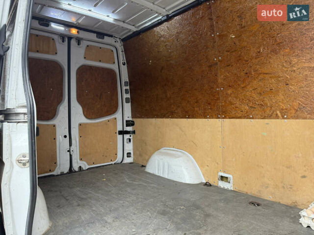 Белый Мерседес Sprinter, объемом двигателя 2.14 л и пробегом 286 тыс. км за 11799 $, фото 8 на Automoto.ua