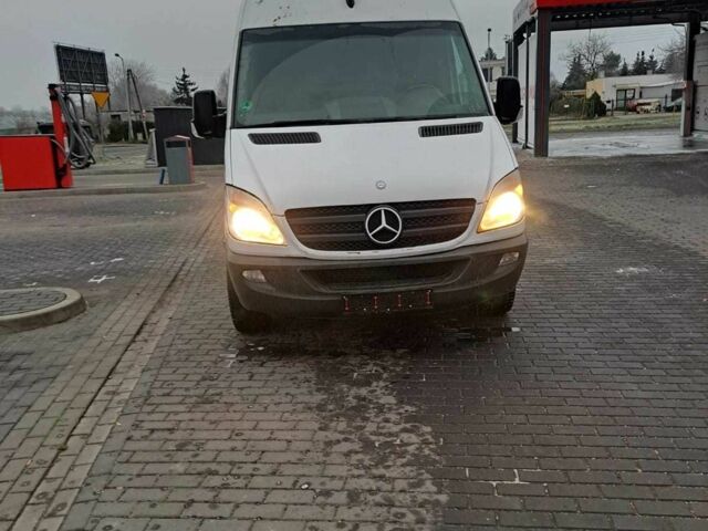 Белый Мерседес Sprinter, объемом двигателя 2.2 л и пробегом 380 тыс. км за 8679 $, фото 4 на Automoto.ua