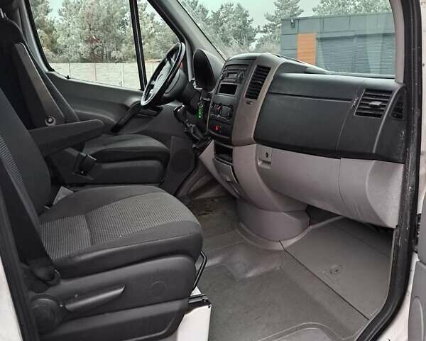 Белый Мерседес Sprinter, объемом двигателя 0 л и пробегом 380 тыс. км за 7578 $, фото 10 на Automoto.ua