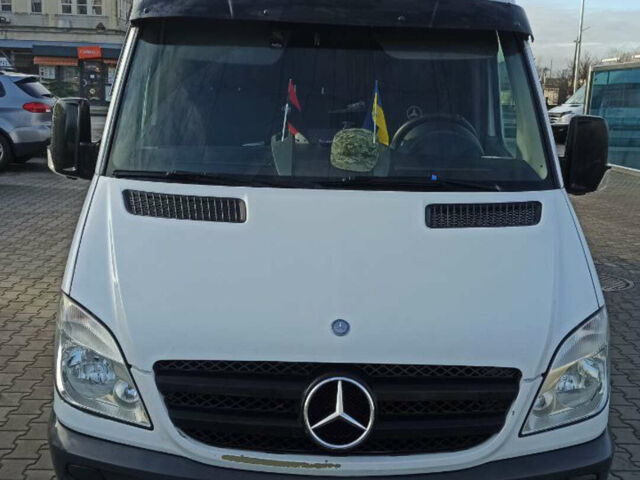 Белый Мерседес Sprinter, объемом двигателя 2.1 л и пробегом 401 тыс. км за 14800 $, фото 9 на Automoto.ua