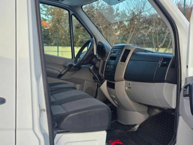 Белый Мерседес Sprinter, объемом двигателя 2.2 л и пробегом 190 тыс. км за 13999 $, фото 17 на Automoto.ua