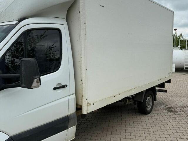 Белый Мерседес Sprinter, объемом двигателя 2.99 л и пробегом 520 тыс. км за 12000 $, фото 2 на Automoto.ua