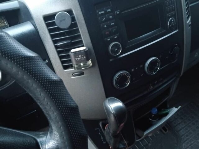 Белый Мерседес Sprinter, объемом двигателя 2.7 л и пробегом 300 тыс. км за 12300 $, фото 4 на Automoto.ua