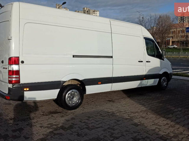 Белый Мерседес Sprinter, объемом двигателя 2.1 л и пробегом 401 тыс. км за 14800 $, фото 4 на Automoto.ua