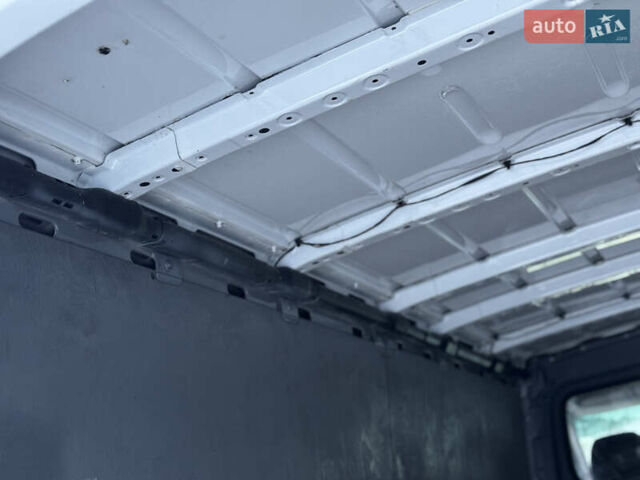 Білий Мерседес Sprinter, об'ємом двигуна 2.2 л та пробігом 277 тис. км за 11700 $, фото 33 на Automoto.ua