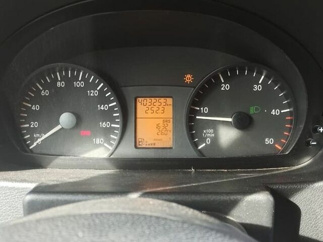 Белый Мерседес Sprinter, объемом двигателя 2.1 л и пробегом 401 тыс. км за 14800 $, фото 14 на Automoto.ua