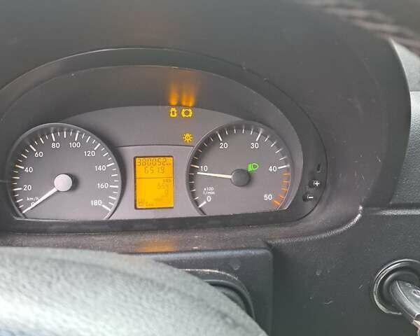 Белый Мерседес Sprinter, объемом двигателя 2.2 л и пробегом 380 тыс. км за 8687 $, фото 4 на Automoto.ua