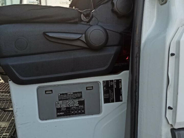 Белый Мерседес Sprinter, объемом двигателя 2.1 л и пробегом 401 тыс. км за 14800 $, фото 19 на Automoto.ua