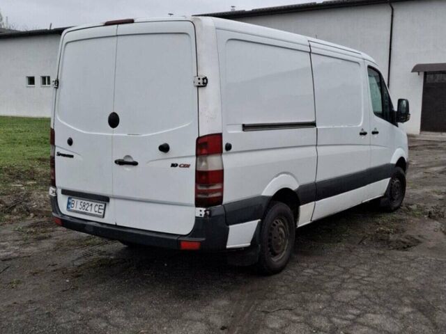 Белый Мерседес Sprinter, объемом двигателя 2.1 л и пробегом 492 тыс. км за 8950 $, фото 2 на Automoto.ua