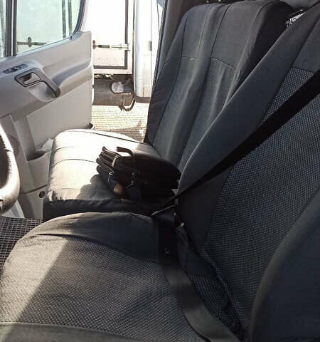 Белый Мерседес Sprinter, объемом двигателя 2.1 л и пробегом 401 тыс. км за 16000 $, фото 17 на Automoto.ua