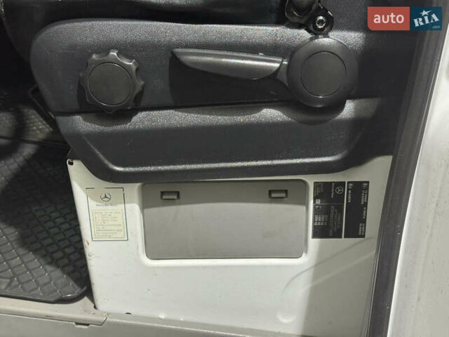 Білий Мерседес Sprinter, об'ємом двигуна 2.2 л та пробігом 277 тис. км за 11700 $, фото 46 на Automoto.ua