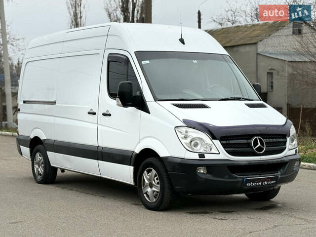 Белый Мерседес Sprinter, объемом двигателя 2.14 л и пробегом 286 тыс. км за 11799 $, фото 2 на Automoto.ua