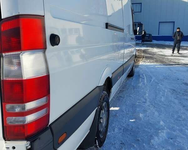 Белый Мерседес Sprinter, объемом двигателя 2.99 л и пробегом 455 тыс. км за 12800 $, фото 3 на Automoto.ua
