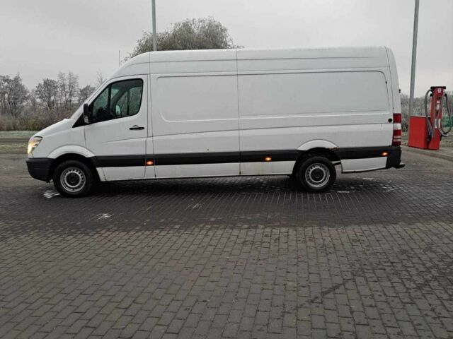 Белый Мерседес Sprinter, объемом двигателя 2.2 л и пробегом 380 тыс. км за 8679 $, фото 5 на Automoto.ua