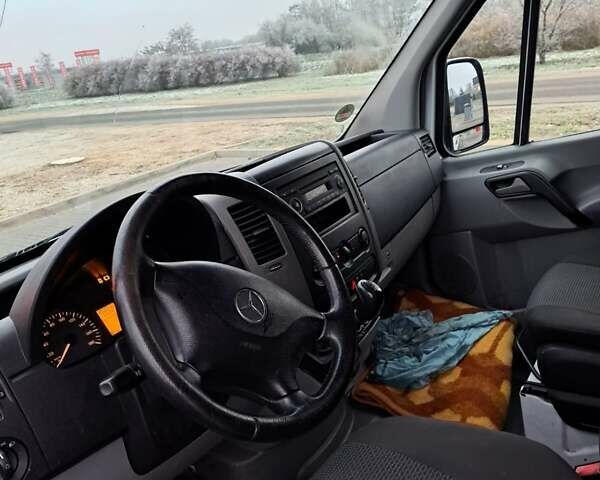 Белый Мерседес Sprinter, объемом двигателя 0 л и пробегом 380 тыс. км за 7578 $, фото 9 на Automoto.ua