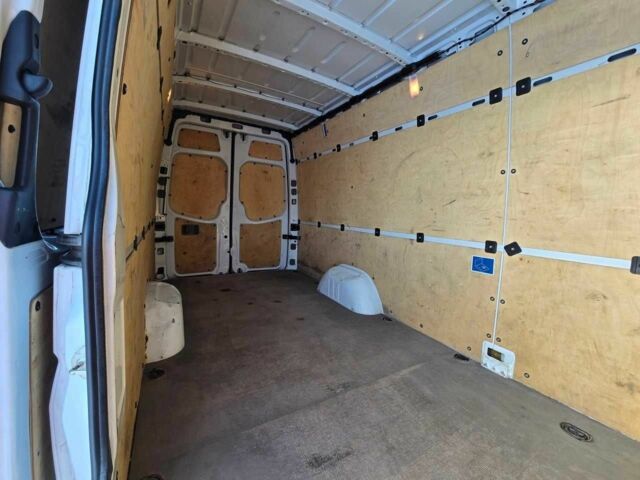 Белый Мерседес Sprinter, объемом двигателя 2.2 л и пробегом 190 тыс. км за 13999 $, фото 2 на Automoto.ua