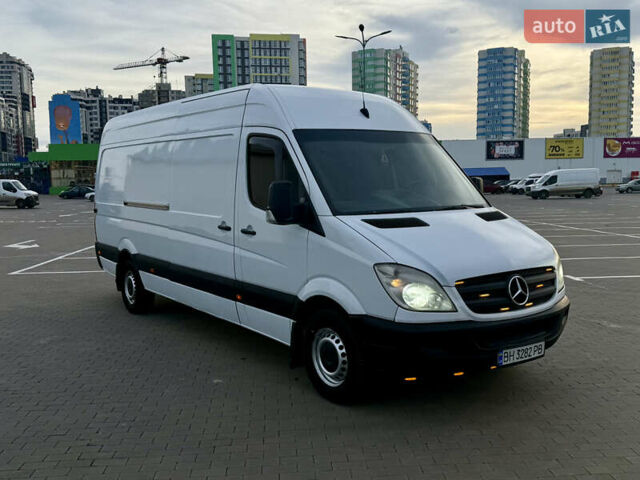 Белый Мерседес Sprinter, объемом двигателя 2.2 л и пробегом 400 тыс. км за 12300 $, фото 11 на Automoto.ua