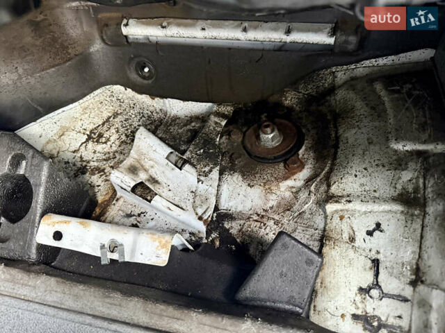 Белый Мерседес Sprinter, объемом двигателя 2.2 л и пробегом 400 тыс. км за 12300 $, фото 31 на Automoto.ua