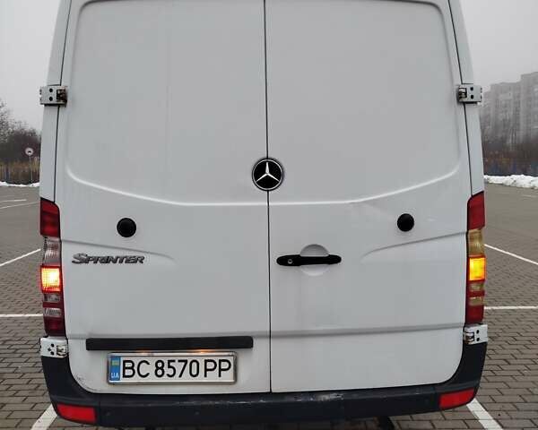 Белый Мерседес Sprinter, объемом двигателя 2.1 л и пробегом 318 тыс. км за 12000 $, фото 4 на Automoto.ua