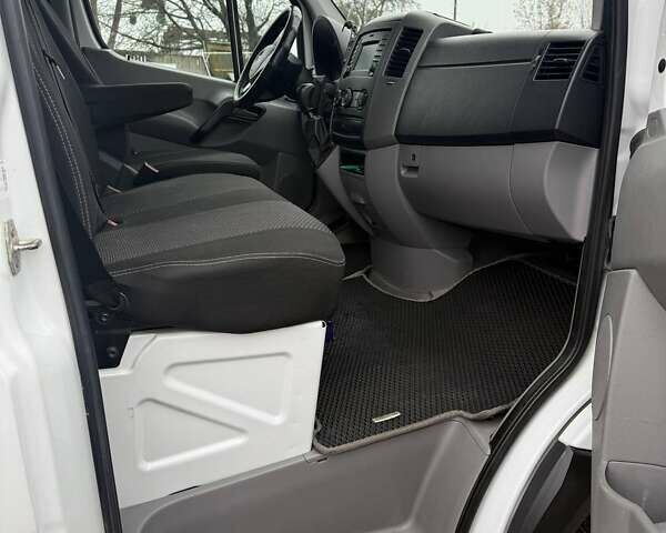 Белый Мерседес Sprinter, объемом двигателя 3 л и пробегом 349 тыс. км за 18100 $, фото 17 на Automoto.ua