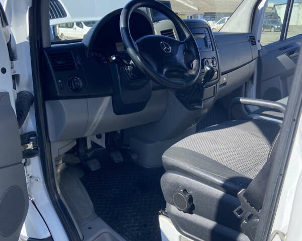 Белый Мерседес Sprinter, объемом двигателя 2.14 л и пробегом 436 тыс. км за 14500 $, фото 13 на Automoto.ua