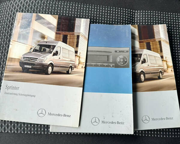 Белый Мерседес Sprinter, объемом двигателя 2.2 л и пробегом 400 тыс. км за 12300 $, фото 35 на Automoto.ua