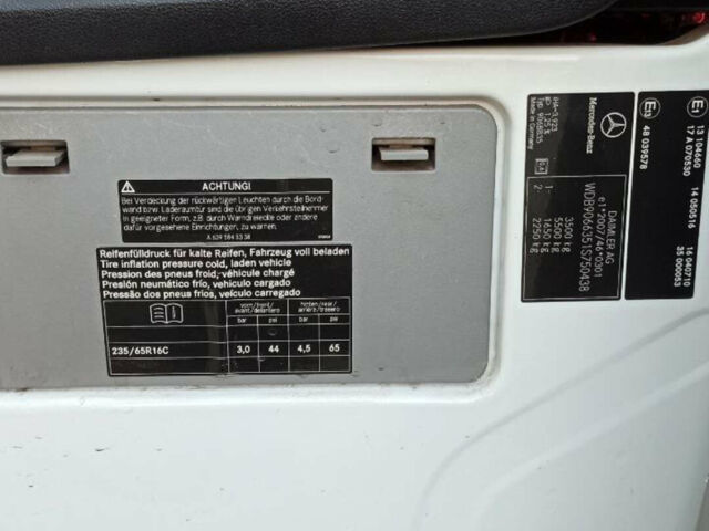 Белый Мерседес Sprinter, объемом двигателя 2.1 л и пробегом 401 тыс. км за 14800 $, фото 16 на Automoto.ua