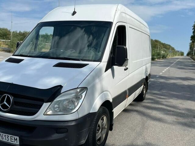 Белый Мерседес Sprinter, объемом двигателя 2.1 л и пробегом 455 тыс. км за 9900 $, фото 1 на Automoto.ua