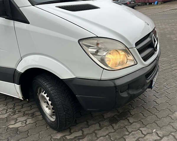 Білий Мерседес Sprinter, об'ємом двигуна 2.2 л та пробігом 405 тис. км за 13700 $, фото 3 на Automoto.ua