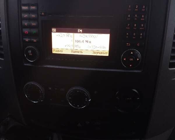 Белый Мерседес Sprinter, объемом двигателя 2.1 л и пробегом 318 тыс. км за 12000 $, фото 15 на Automoto.ua