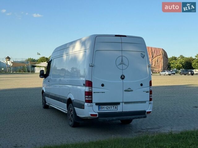 Белый Мерседес Sprinter, объемом двигателя 2.2 л и пробегом 390 тыс. км за 15350 $, фото 31 на Automoto.ua