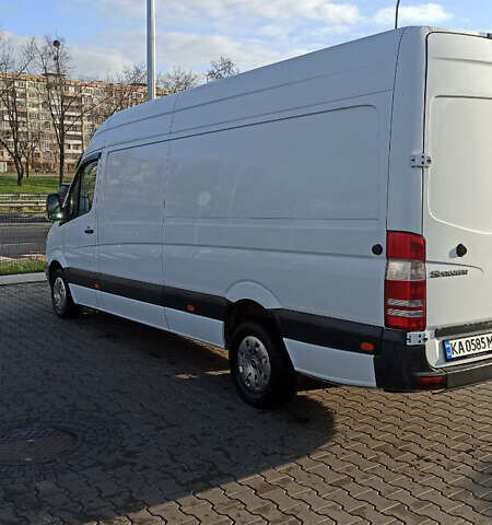 Белый Мерседес Sprinter, объемом двигателя 2.1 л и пробегом 401 тыс. км за 16000 $, фото 3 на Automoto.ua