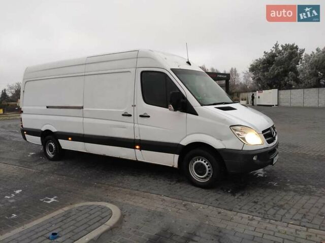 Белый Мерседес Sprinter, объемом двигателя 2.2 л и пробегом 380 тыс. км за 8687 $, фото 1 на Automoto.ua