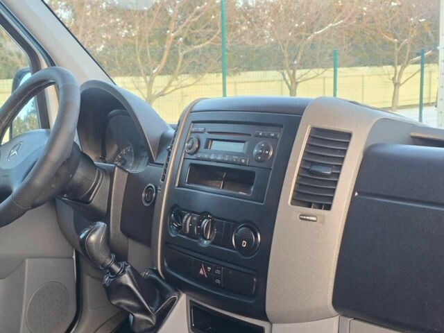Белый Мерседес Sprinter, объемом двигателя 2.2 л и пробегом 190 тыс. км за 13999 $, фото 19 на Automoto.ua