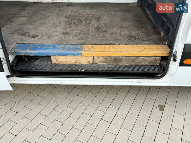 Белый Мерседес Sprinter, объемом двигателя 2.2 л и пробегом 400 тыс. км за 12300 $, фото 14 на Automoto.ua