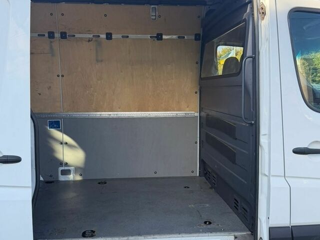 Белый Мерседес Sprinter, объемом двигателя 2.14 л и пробегом 300 тыс. км за 11800 $, фото 7 на Automoto.ua