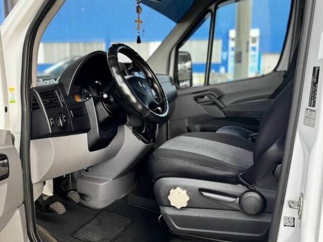 Белый Мерседес Sprinter, объемом двигателя 0 л и пробегом 500 тыс. км за 14500 $, фото 6 на Automoto.ua